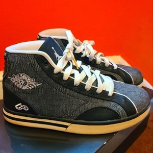 JORDAN PHYL LEGEND SIZE MEN 8